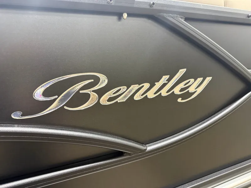 Slide: The Image of Bentley Pontoons Legacy 223 Navigator Quad Lounge Tritoon & Honda 4-Stroke EFI 2026 - 43