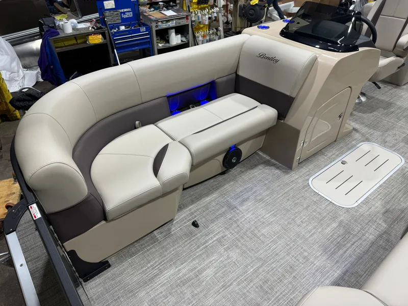 Slide: The Image of Bentley Pontoons Legacy 223 Navigator Quad Lounge Tritoon & Honda 4-Stroke EFI 2026 - 9
