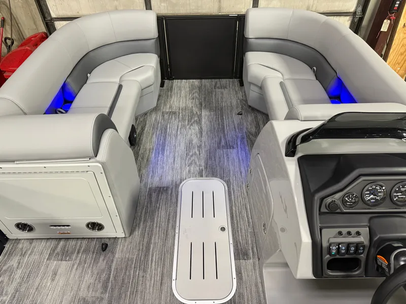 Slide: The Image of Bentley Pontoons Legacy 223 Navigator Quad Lounge Tritoon & Honda 4-Stroke EFI 2026 - 12