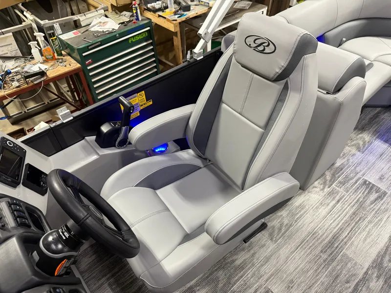 Slide: The Image of Bentley Pontoons Legacy 223 Navigator Quad Lounge Tritoon & Honda 4-Stroke EFI 2026 - 15