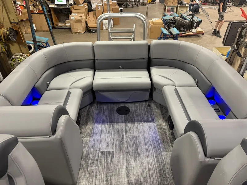 Slide: The Image of Bentley Pontoons Legacy 223 Navigator Quad Lounge Tritoon & Honda 4-Stroke EFI 2026 - 22