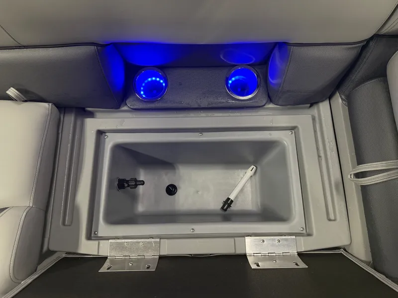 Slide: The Image of Bentley Pontoons Legacy 223 Navigator Quad Lounge Tritoon & Honda 4-Stroke EFI 2026 - 29