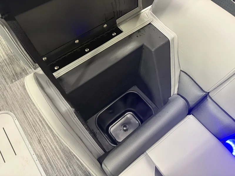 Slide: The Image of Bentley Pontoons Legacy 223 Navigator Quad Lounge Tritoon & Honda 4-Stroke EFI 2026 - 33