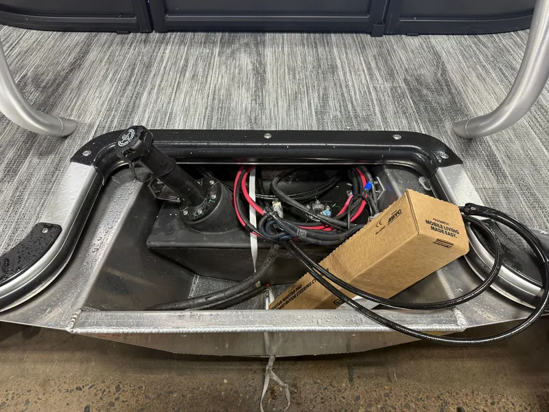 Slide: The Image of Bentley Pontoons Legacy 223 Navigator Quad Lounge Tritoon & Honda 4-Stroke EFI 2026 - 43