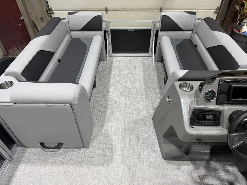 Slide: The Image of Tahoe Sport 2180 Quad Lounge & Honda 4-Stroke EFI 2026 - 26