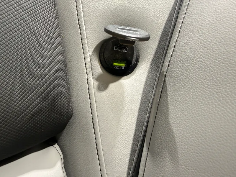 Slide: The Image of Tahoe Sport 2180 Quad Lounge & Honda 4-Stroke EFI 2026 - 28