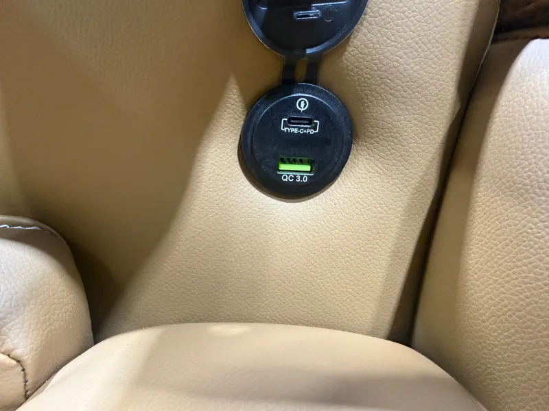 Slide: The Image of Tahoe Sport 2185 Swingback (VRB) & Honda 4-Stroke EFI 2026 - 24