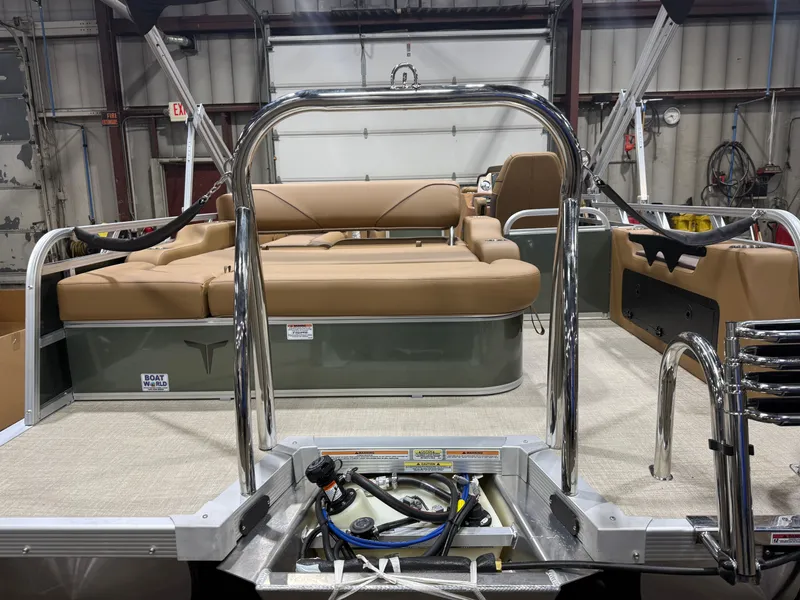 Slide: The Image of Tahoe Sport 2185 Swingback (VRB) & Honda 4-Stroke EFI 2026 - 44