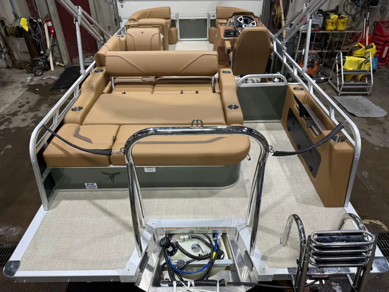 Slide: The Image of Tahoe Sport 2185 Swingback (VRB) & Honda 4-Stroke EFI 2026 - 5