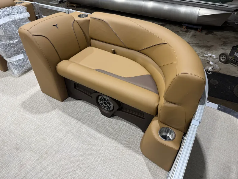 Slide: The Image of Tahoe Sport 2185 Swingback (VRB) & Honda 4-Stroke EFI 2026 - 8