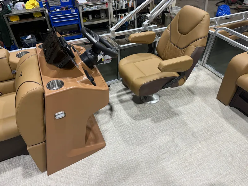 Slide: The Image of Tahoe Sport 2185 Swingback (VRB) & Honda 4-Stroke EFI 2026 - 9