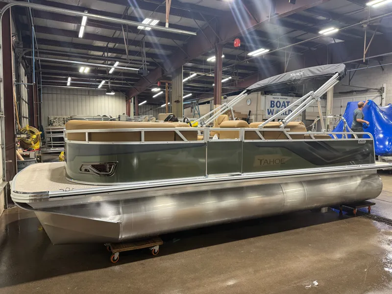 Slide: The Image of Tahoe Sport VRB 2185 Swingback & 4-Stroke $32995 2026 - 38