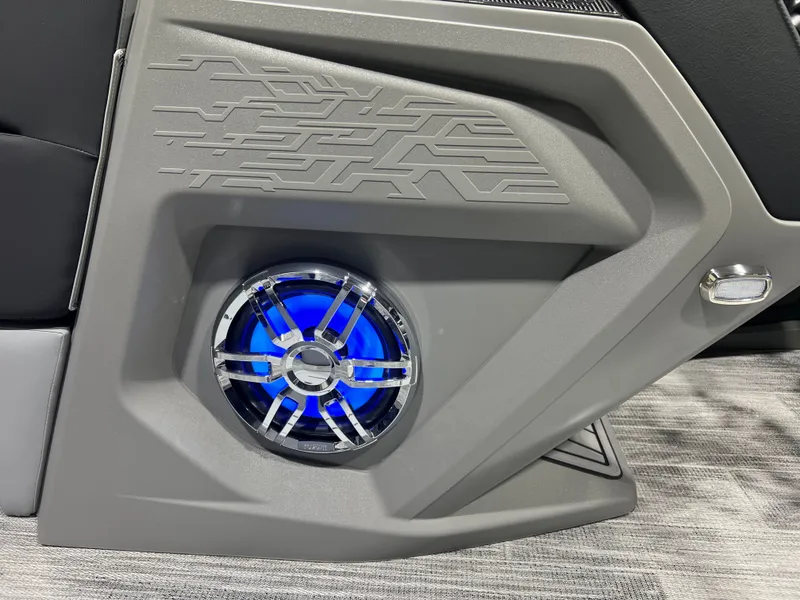 Slide: The Image of Tahoe Cascade 200HP VRB 2385 Swingback Tritoon & Honda 4-Stroke EFI 2026 - 23