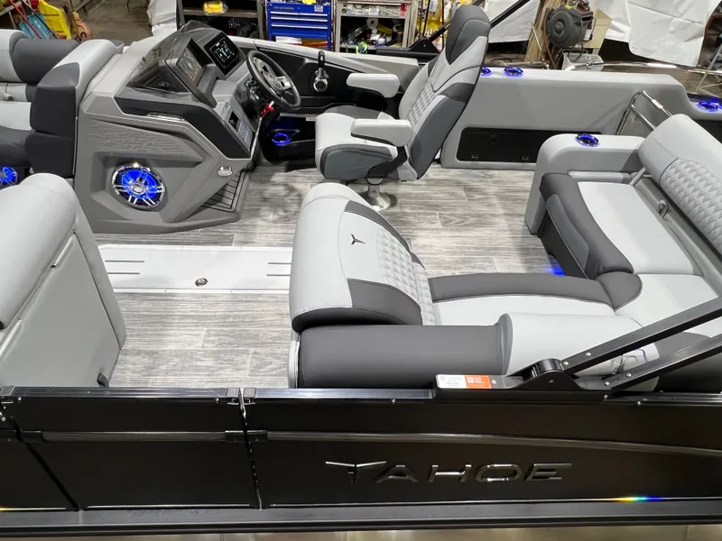 Slide: The Image of Tahoe Cascade 200HP VRB 2385 Swingback Tritoon & Honda 4-Stroke EFI 2026 - 3