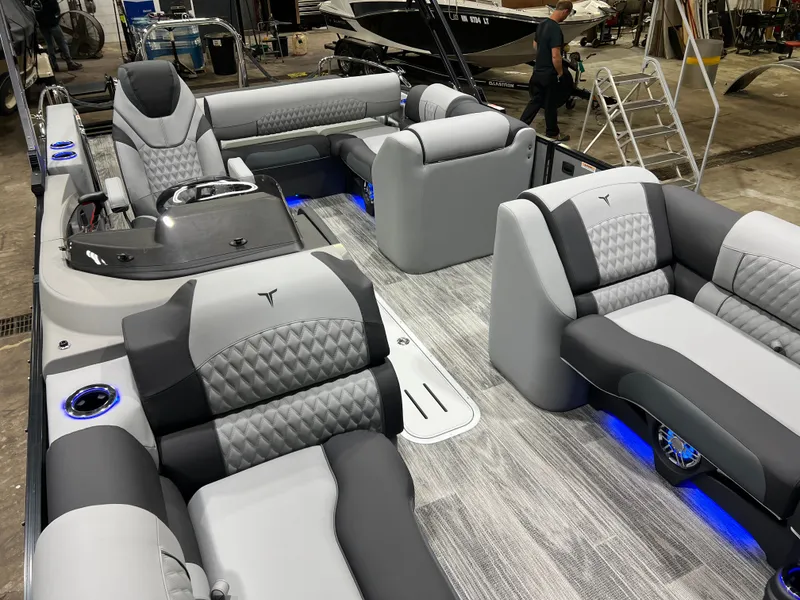 Slide: The Image of Tahoe Cascade 200HP VRB 2385 Swingback Tritoon & Honda 4-Stroke EFI 2026 - 33