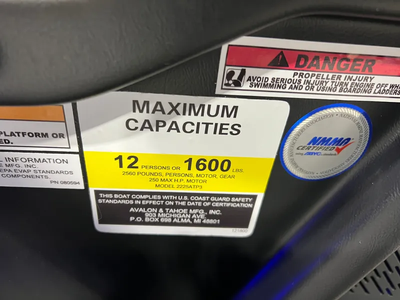 Slide: The Image of Tahoe Cascade 2385 Swingback (VRB) Tritoon & Honda 4-Stroke EFI 2026 - 14