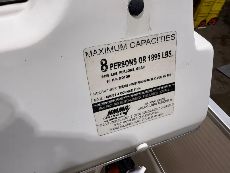 Slide: The Image of Weeres Family Fish Deluxe 220 Pontoon 2008 - 14