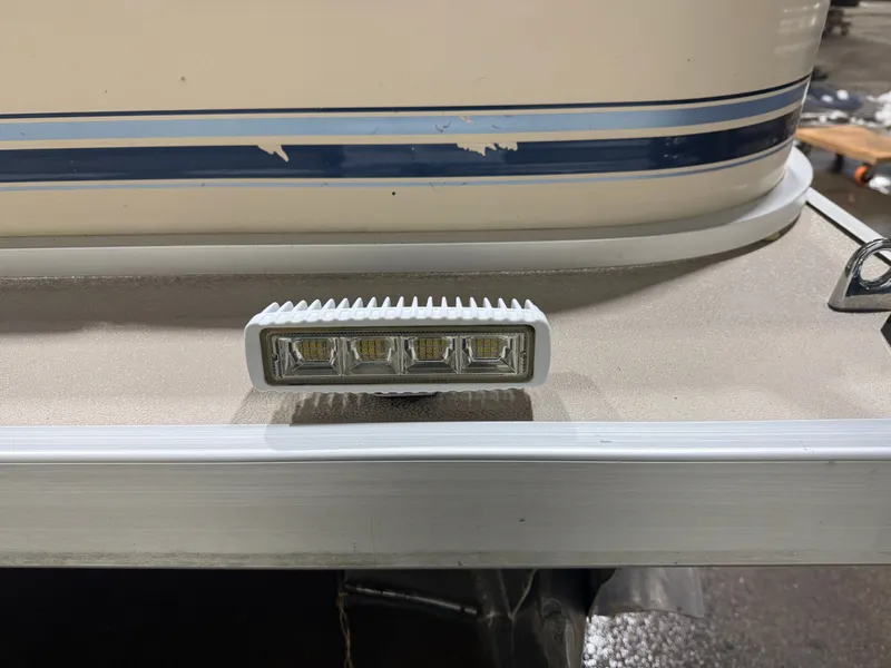 Slide: The Image of Weeres Family Fish Deluxe 220 Pontoon 2008 - 26