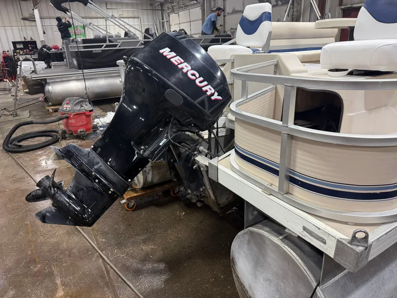 Slide: The Image of Weeres Family Fish Deluxe 220 Pontoon 2008 - 30