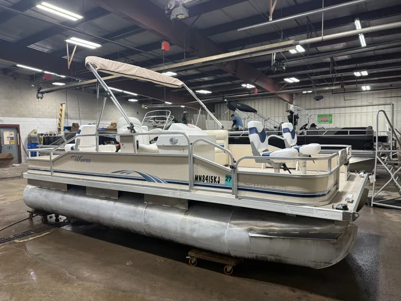 Slide: The Image of Weeres Family Fish Deluxe 220 Pontoon 2008 - 32