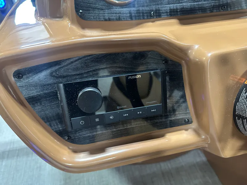 Slide: The Image of Tahoe LTZ 2385 Swingback (VRB) Windshield Tritoon & Honda 4-Stroke EFI 2025 - 15