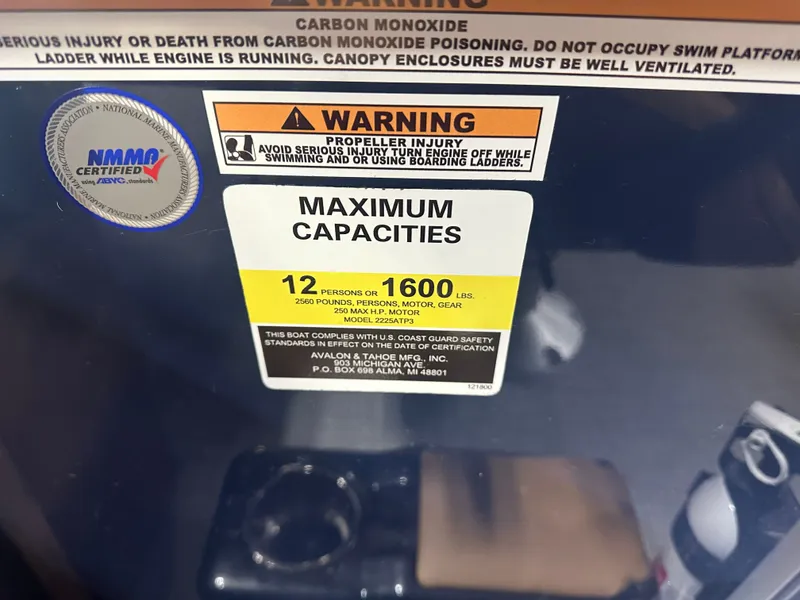 Slide: The Image of Tahoe LTZ 2385 Swingback (VRB) Windshield Tritoon & Honda 4-Stroke EFI 2025 - 18