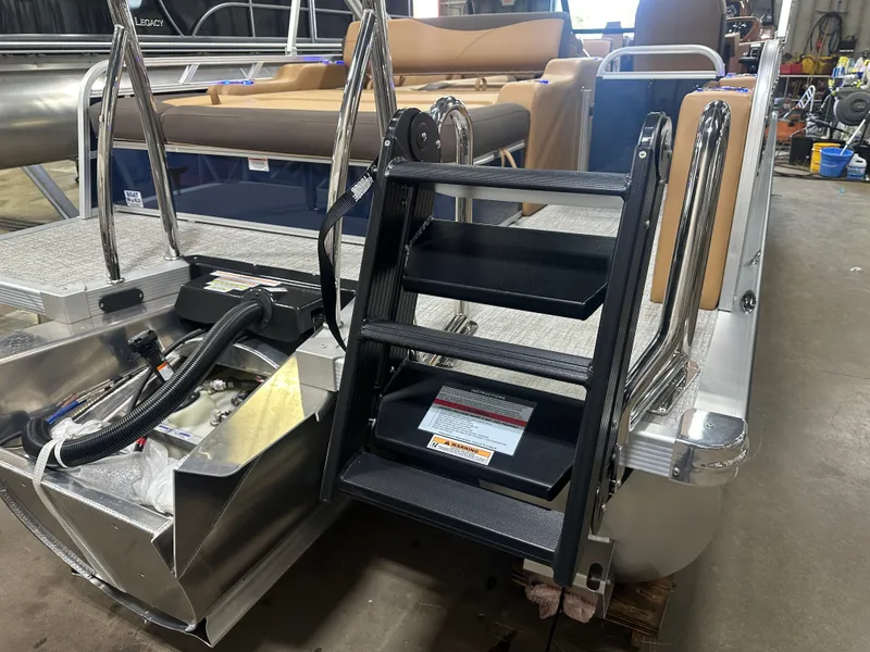 Slide: The Image of Tahoe LTZ 2385 Swingback (VRB) Windshield Tritoon & Honda 4-Stroke EFI 2025 - 45