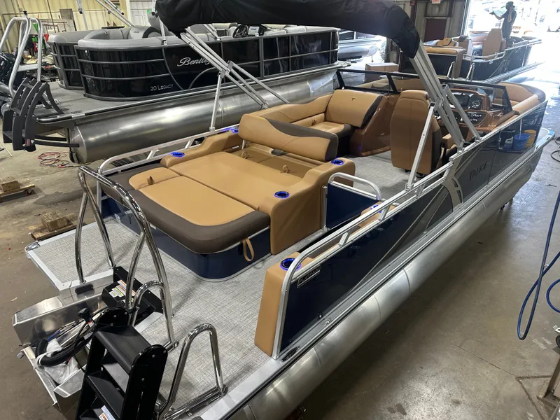 Slide: The Image of Tahoe LTZ 2385 Swingback (VRB) Windshield Tritoon & Honda 4-Stroke EFI 2025 - 48