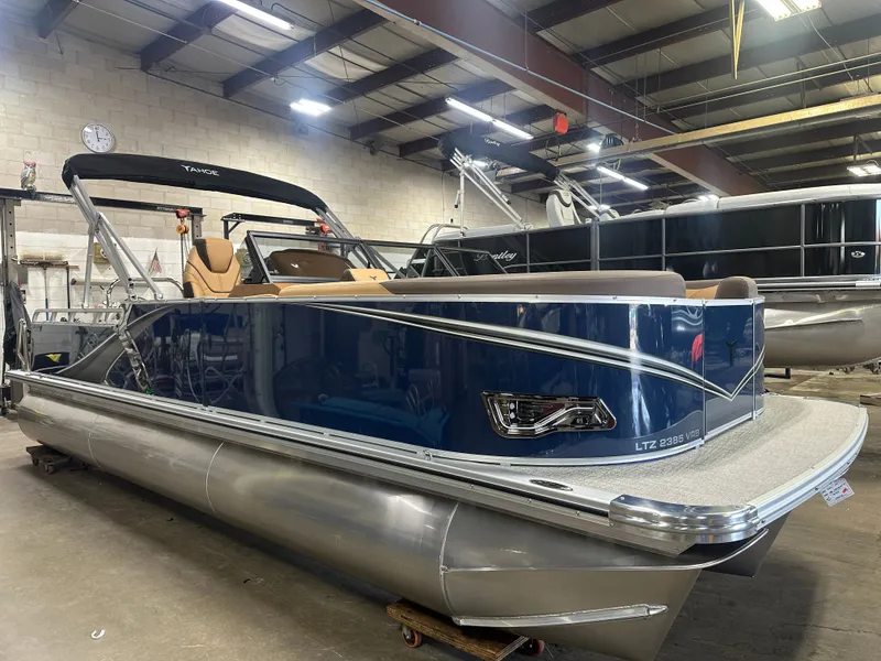 Slide: The Image of Tahoe LTZ 2385 Swingback (VRB) Windshield Tritoon & Honda 4-Stroke EFI 2025 - 49