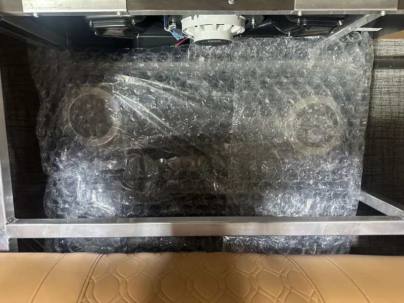 Slide: The Image of Tahoe LTZ 2385 Swingback (VRB) Windshield Tritoon & Honda 4-Stroke EFI 2025 - 51