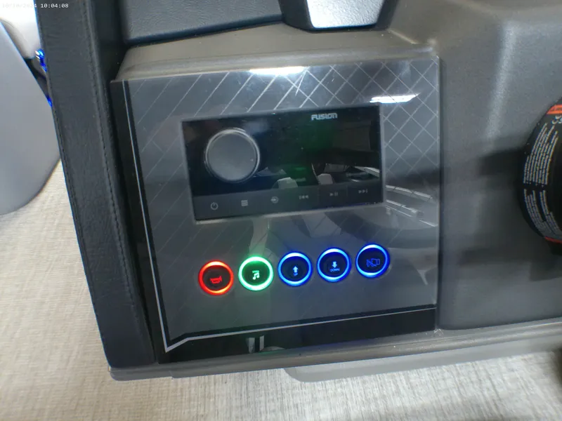 Slide: The Image of Tahoe Cascade 200HP VRL 2385 Swingback Tritoon 2025 - 13