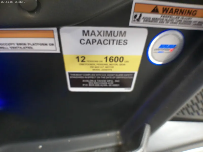 Slide: The Image of Tahoe Cascade 200HP VRL 2385 Swingback Tritoon 2025 - 18