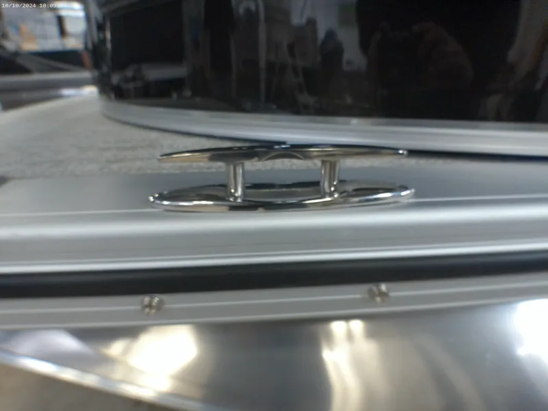 Slide: The Image of Tahoe Cascade 200HP VRL 2385 Swingback Tritoon 2025 - 39