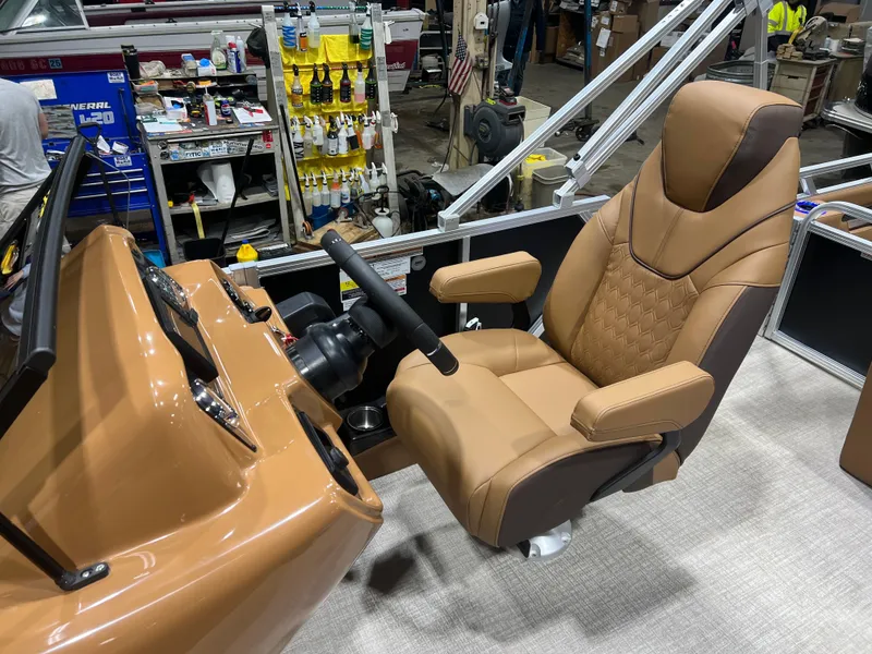 Slide: The Image of Tahoe LTZ 200HP VRB Windshield 2385 Swingback Tritoon 2026 - 10