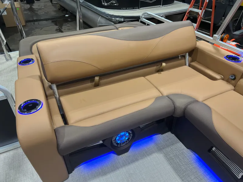 Slide: The Image of Tahoe LTZ 200HP VRB Windshield 2385 Swingback Tritoon 2026 - 14