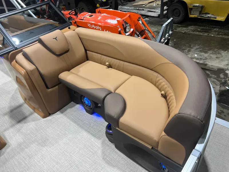 Slide: The Image of Tahoe LTZ 200HP VRB Windshield 2385 Swingback Tritoon 2026 - 7