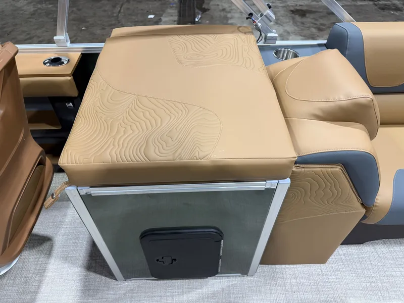 Slide: The Image of Tahoe Geofish 2385 Rear Fish & Honda 4-Stroke EFI 2026 - 17