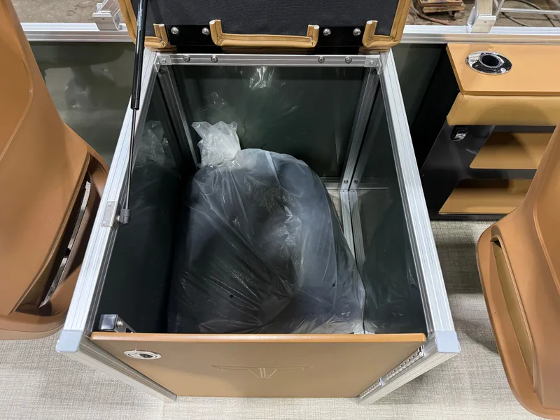 Slide: The Image of Tahoe Geofish 2385 Rear Fish & Honda 4-Stroke EFI 2026 - 21