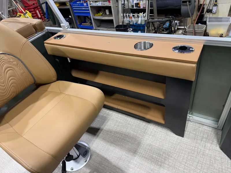 Slide: The Image of Tahoe Geofish 2385 Rear Fish & Honda 4-Stroke EFI 2026 - 22