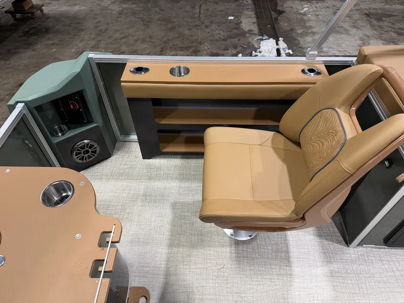 Slide: The Image of Tahoe Geofish 2385 Rear Fish & Honda 4-Stroke EFI 2026 - 25