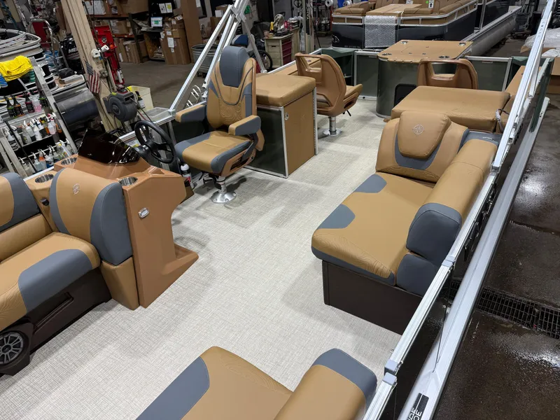 Slide: The Image of Tahoe Geofish 2385 Rear Fish & Honda 4-Stroke EFI 2026 - 3