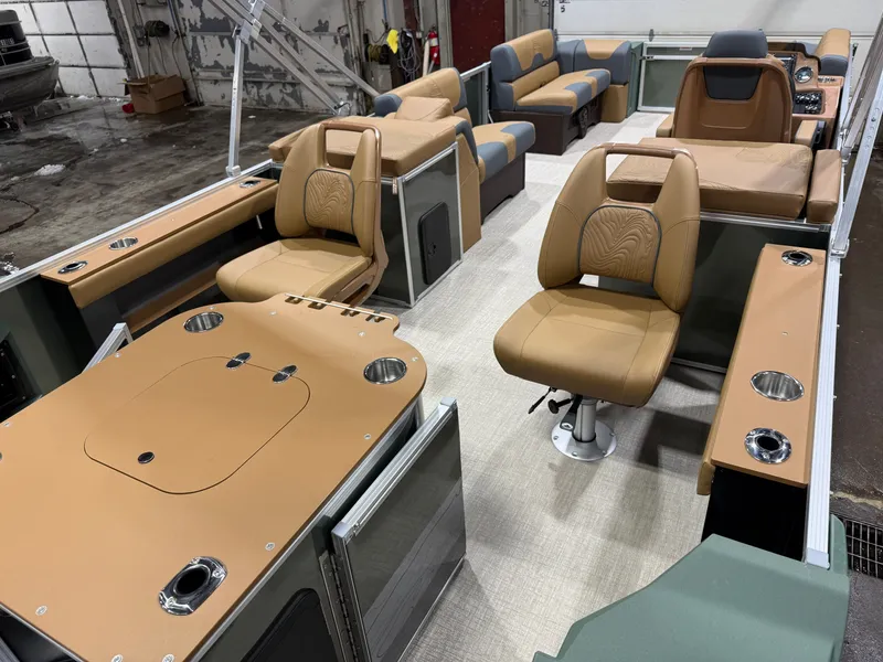 Slide: The Image of Tahoe Geofish 2385 Rear Fish & Honda 4-Stroke EFI 2026 - 31