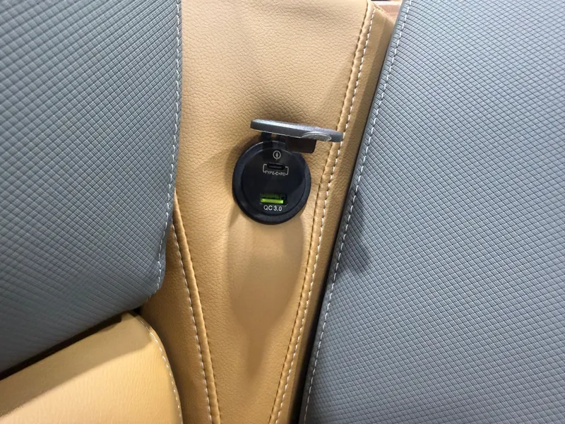 Slide: The Image of Tahoe Geofish 2385 Rear Fish & Honda 4-Stroke EFI 2026 - 34