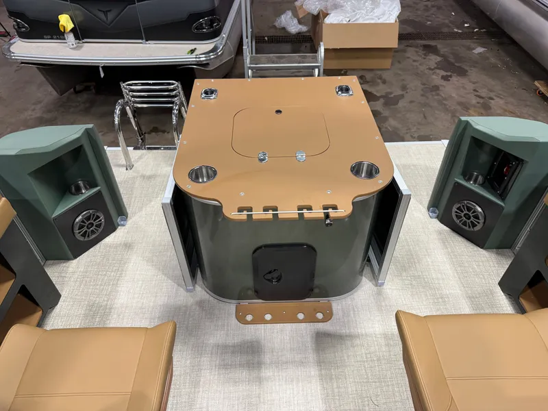 Slide: The Image of Tahoe Geofish 2385 Rear Fish & Honda 4-Stroke EFI 2026 - 39