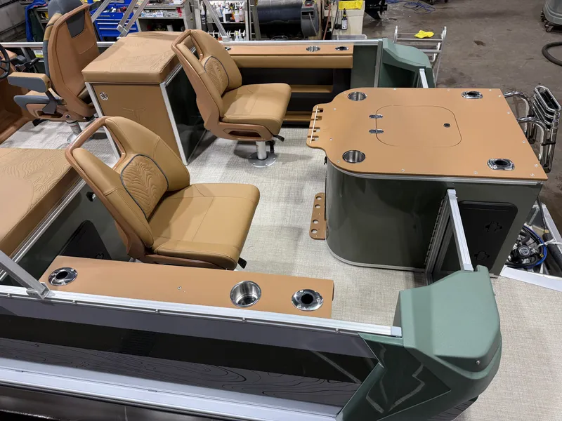 Slide: The Image of Tahoe Geofish 2385 Rear Fish & Honda 4-Stroke EFI 2026 - 4