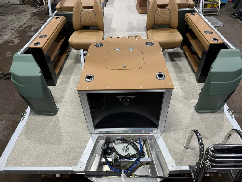 Slide: The Image of Tahoe Geofish 2385 Rear Fish & Honda 4-Stroke EFI 2026 - 40