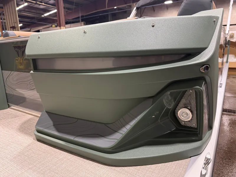 Slide: The Image of Tahoe Geofish 2385 Rear Fish & Honda 4-Stroke EFI 2026 - 42