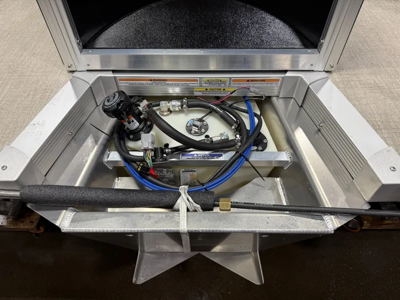 Slide: The Image of Tahoe Geofish 2385 Rear Fish & Honda 4-Stroke EFI 2026 - 49