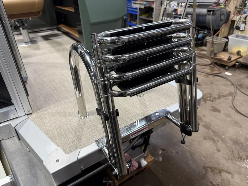 Slide: The Image of Tahoe Geofish 2385 Rear Fish & Honda 4-Stroke EFI 2026 - 50