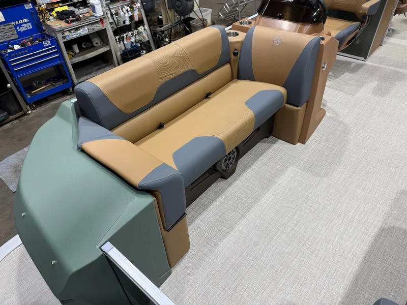 Slide: The Image of Tahoe Geofish 2385 Rear Fish & Honda 4-Stroke EFI 2026 - 7